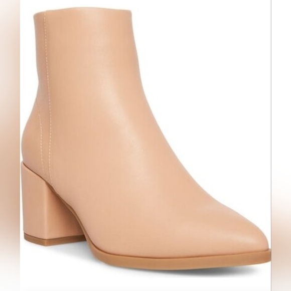 Elegant Tan Ankle Boots - Picture 3 of 7